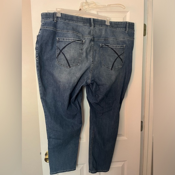 Lane Bryant Jeans, size 28 regular. Skinny, T3 - Picture 2 of 3